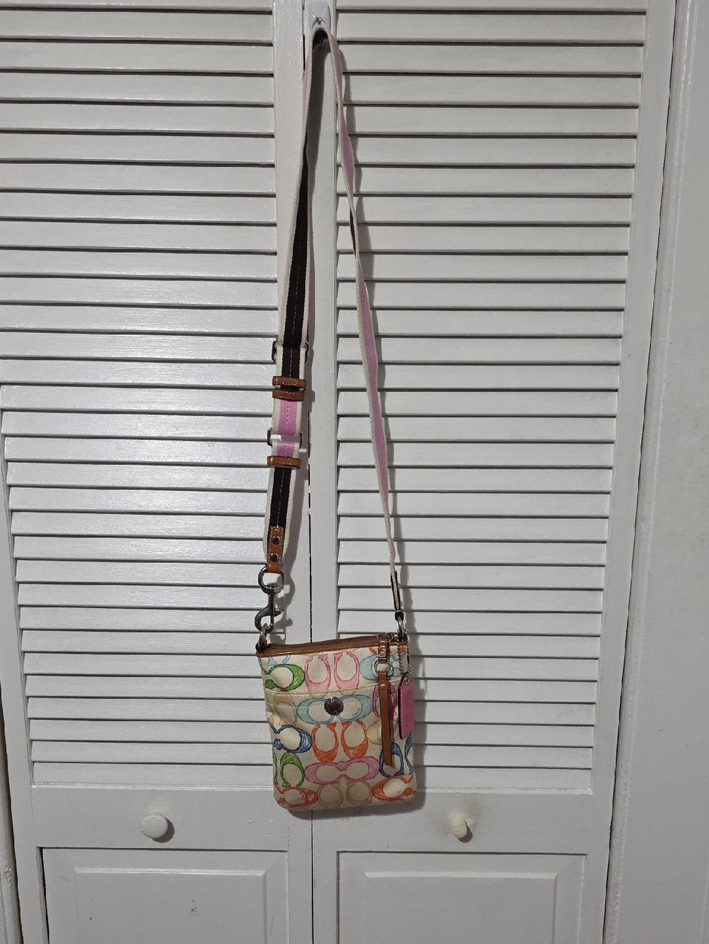 COACH HAMPTONS SCRIBBLE PASTEL CANVAS  CROSSBODY